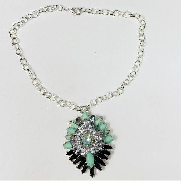 Upcycled statement floral necklace choker - Picture 3 of 5